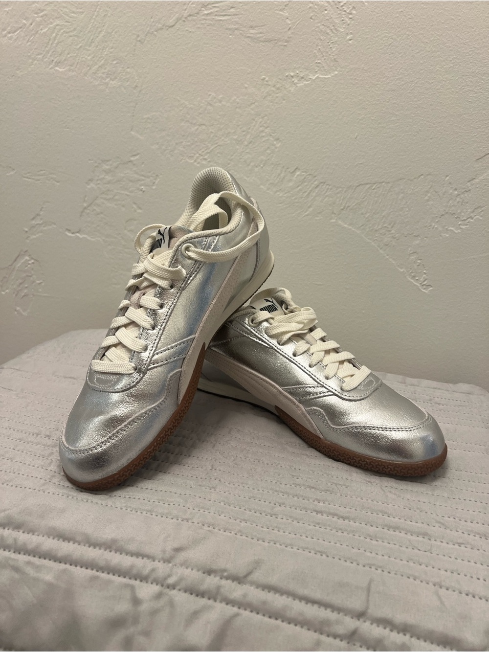 Puma Silver Metallic Low-Top Sneakers with Cream Interior size 38